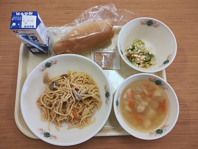 給食