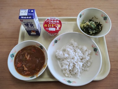 最初の給食