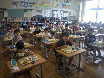 ３年