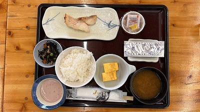 朝食３