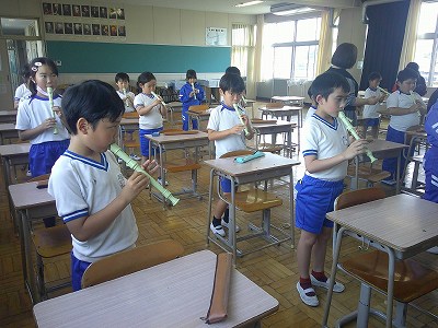 ３年４