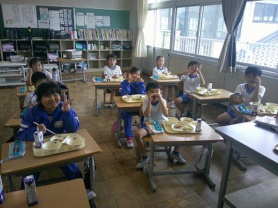 給食３