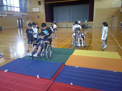 ４年７