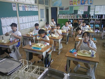 給食３